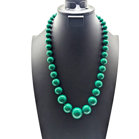 Vintage Graduated Green Acrylic Bead 24" Necklace - Picture 4 of 4